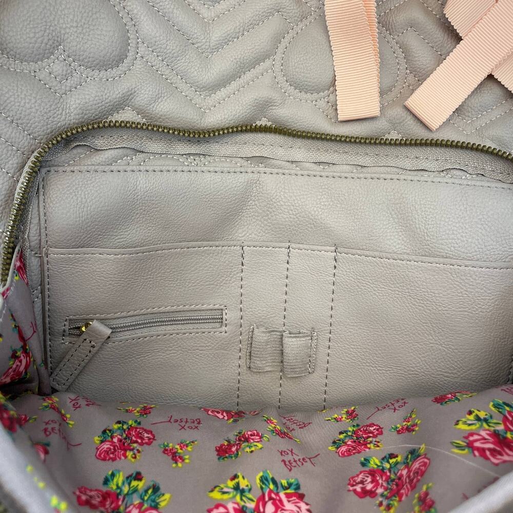 Betsey Johnson Gray Pink White Quilted Heart Backpack Ribbon Girly *READ* - Picture 5 of 6